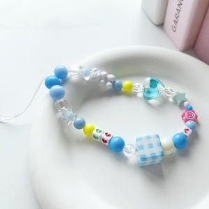 <span class=keywords><strong>Pendentif</strong></span> pour <span class=keywords><strong>téléphone</strong></span> portable en forme de cube bleu en forme de cœur avec ours en peluche. Accessoire universel et portable anti-perte fait main en perles de macaron. - Product Image 5