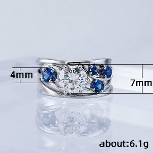 Anello da Donna con Linee Geometriche Traforate e Zirconi Bicolore, Gioiello alla Moda - Product Image 3