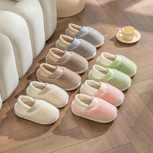 Chaussons d'intérieur pour femmes, mode hiver 2024, design mignon en peluche avec coussin d'air et plateforme, doux, légers, antidérapants - Product Image 1