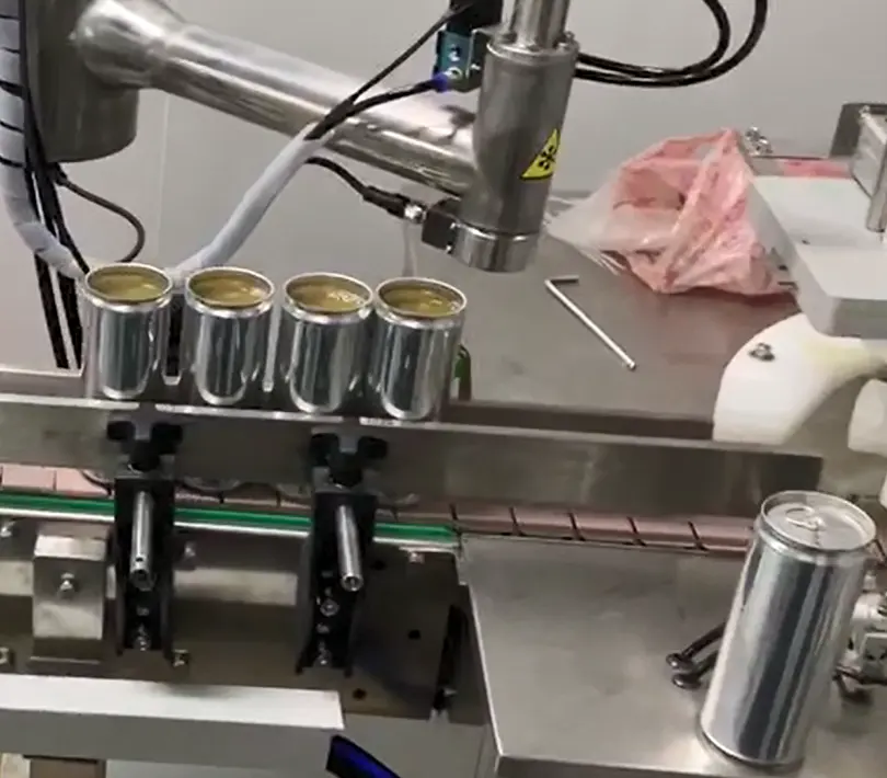 Línea de producción de máquina de etiquetado y llenado de líquidos de jugo de alta precisión completamente automática