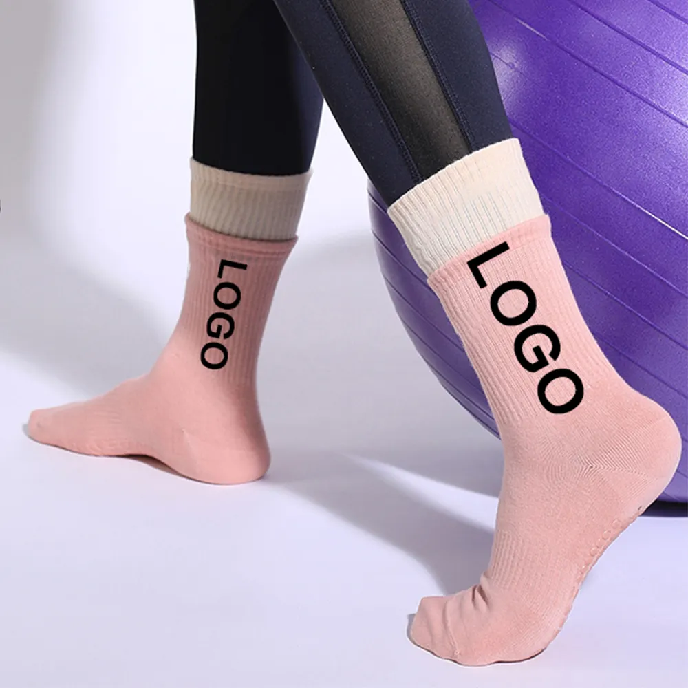 Uitstekende Kwaliteit Aangepaste Logo Anti-Slip Grip Katoen Vrouwen Crew Yoga Pilates Sokken