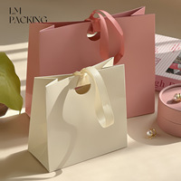 Sac d'emballage pour bijoux de style nouveau, sac en papier à poignée ruban, couleur unie, sac cadeau pour cosmétiques et rouges à lèvres, logo imprimable
