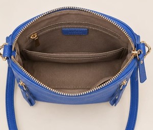 Sac de voyage tendance et moderne pour femme en cuir véritable avec fermeture éclair, grande capacité, bandoulière - Product Image 2
