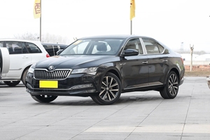 <span class=keywords><strong>Skoda</strong></span> <span class=keywords><strong>Superb</strong></span> TSI 330 DSG Edizione Premium 2023, Berlina di Medie <span class=keywords><strong>Dimensioni</strong></span>, Disponibile per Esportazione Globale - Product Image 4