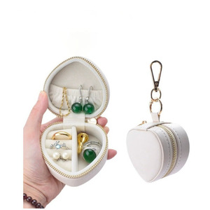 Estuche de Viaje para Joyas en Forma de Corazón, Caja de Joyería con Forma de Corazón, Porta Anillos, Llavero - Product Image 1