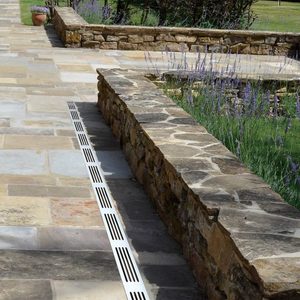 Maßgefertigte Lineare Edelstahl-Bodenentwässerungsrinne für den Außenbereich - Product Image 1