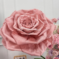 Maßgefertigte 40-50cm Große Rosa Papierrose mit Stiel, Handgemachte Blassrosa Künstliche Blumenpflanze zur Dekoration für Outdoor-Veranstaltungen