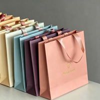 Sac en carton blanc recyclable de 6 à 9 kg, fabriqué sur mesure avec logo personnalisé, porte-cadeau de luxe