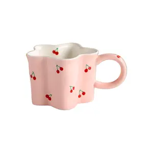 Tasse à café de ménage irrégulière de cerise mignonne pour le cadeau de fête des mères