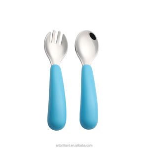 Ensemble de <span class=keywords><strong>couverts</strong></span> en acier inoxydable avec poignée en silicone de qualité alimentaire pour enfants, motifs de dessins animés mignons, personnalisable OEM, pour l'alimentation des bébés - Product Image 1