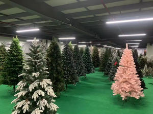 Arbres de Noël artificiels en PVC et PE de haute qualité de 6 pieds, 7 pieds, 7.5 pieds et 10 pieds Edelweiss à prix d'usine. - Product Image 6
