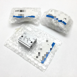 Lote de <span class=keywords><strong>3</strong></span> Blocos de Manifold Vv4qd15-02m5, 2 Estações, Portas: Rc 1/8 M5x0.8 - Product Image 1