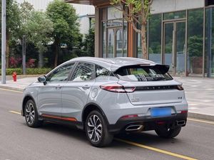 <span class=keywords><strong>Precio</strong></span> al por Mayor del SUV Geely Emgrand S <span class=keywords><strong>2022</strong></span>, Modelo 1.4T CVT <span class=keywords><strong>Cross</strong></span> Player, Elegante Auto de Gasolina para Jóvenes con Configuración Completa - Product Image 3