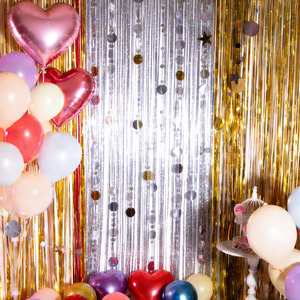 Cortina de Flecos Metálicos Plateados y Dorados de 1x3m, Fondo Brillante para Fiestas, Decoración para Recepciones de Bodas y Cabinas de Fotos - Product Image 2
