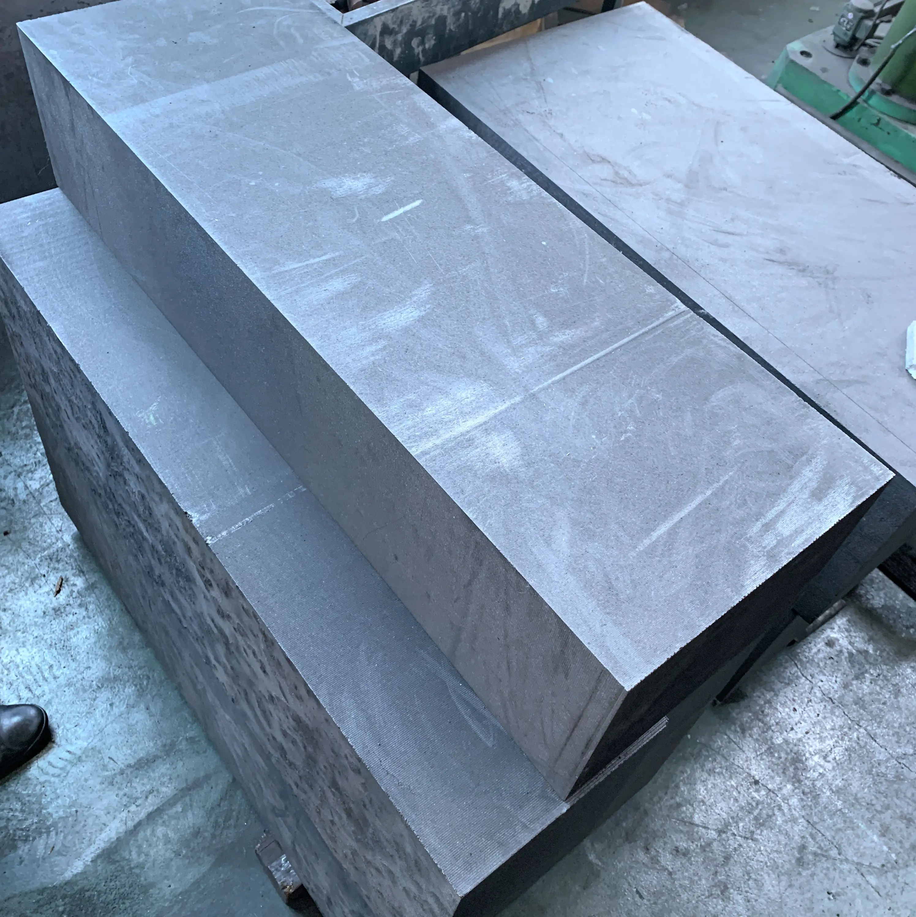 Large sizes high pure fine grain graphite board plate electrode for electrolysis