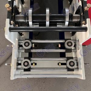 Machine de formage à froid de cadres de portes en V en acier inoxydable, contrôlée par PLC, avec moteur et roulement - Product Image 4