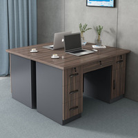 Bureau d'ordinateur moderne et minimaliste avec support de processeur et plateau à clavier Design ergonomique pour les espaces de travail Bureau d'affaires