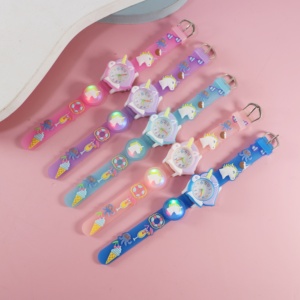 Montres à Main de Mode Personnalisées à Motif de Petite Fille de Dessin Animé, Mouvement à Quartz de Type Sportif, Analogiques Étanche <span class=keywords><strong>pour</strong></span> Enfants - Product Image 1