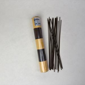 Incienso Natural de Agarwood Qi Nan Morado de 100g, Aromaterapia Artesanal para el Hogar, Meditación y Oración - Product Image 1