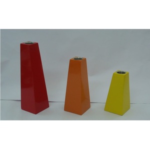 Candelabro de Madera de Mango Hecho a Mano, Elegante y Rústico, para Sala de Estar, Disponible para la Venta - Product Image 1
