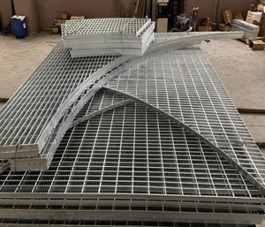 Caillebotis en acier de forme spéciale personnalisés avec motifs de trous circulaires ou carrés plaques de grille adaptées à divers scénarios - Product Image 5