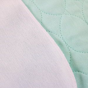 Sous-coussin d'incontinence avec ailes de fixation de lit sous-coussin adulte imperméable réutilisable lavable pour les personnes âgées couvre-lit aide infirmière - Product Image 2