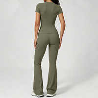 Ensemble de yoga 2 pièces en Spandex/Nylon brossé anti-transpiration pour femme – Haut ajusté à manches courtes et bas évasé taille haute élastique