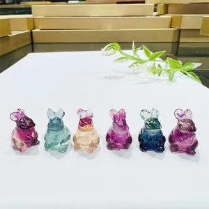 Vente en gros de sculptures de lapin en cristal naturel Mini Peter Rabbit arc-en-ciel Fluorite