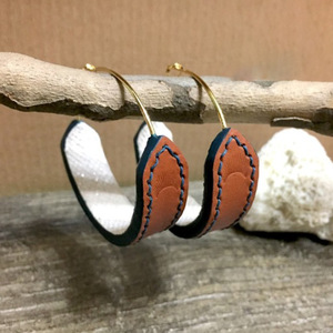 El fabricante suministra pendientes minimalistas de cuero, pendientes llamativos de estilo europeo y americano, y aros grandes a la moda. - Product Image 2