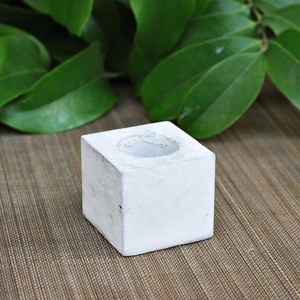 Porte-bougie en béton Caro gris clair 0,78 po pour la décoration de la maison - Product Image 3