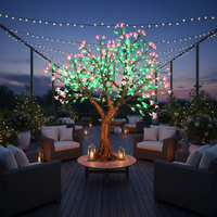 Chinesische Outdoor-Garten-Landschaftsdekoration 1,5m Künstlicher Luxus-Kirschblütenbaum aus Kunstharz mit LED-Beleuchtung in Rosa