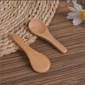 Petite cuillère ronde en bois - Product Image 3