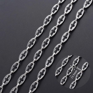 Elegante Collana a Catena Impermeabile in Acciaio Inossidabile con Croce Traforata, Girocollo per Uomini e Ragazzi - Product Image 2