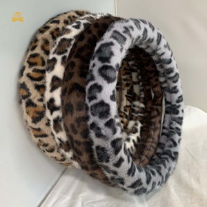 Housse de <span class=keywords><strong>volant</strong></span> en peluche motif léopard à la mode Housse de <span class=keywords><strong>volant</strong></span> universelle pour accessoires de voiture - Product Image 1