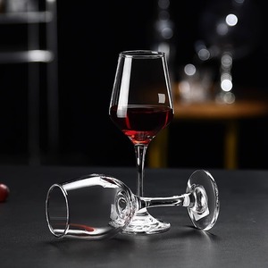 Bicchieri da Vino Rosso all'Ingrosso, Calici con Stelo per Cocktail e Succhi, Personalizzabili per Decorazioni Matrimoniali - Product Image 3