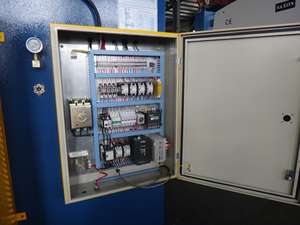 Cybelec控制器数控折弯机手动压冠工具WC67Y-135T 3200毫米新条件折弯机 - Product Image 3