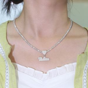 Pendentif unisexe délicat en argent sterling 925 avec diamant moissanite rond taille brillant et lettre cœur - Product Image 4