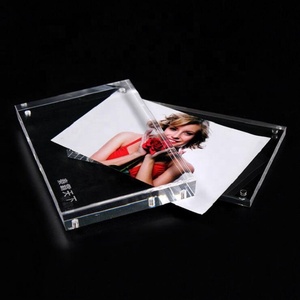 Cadre photo transparent en acrylique 5x7 avec support en acier inoxydable, écologique, <span class=keywords><strong>coins</strong></span> magnétiques pour - Product Image 3