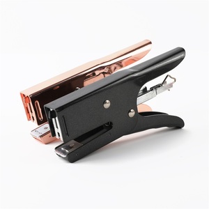 Mini <span class=keywords><strong>grapadora</strong></span> de Metal galvanizado, <span class=keywords><strong>grapadora</strong></span> portátil de mano que ahorra trabajo, suministros de oficina creativos, venta al por mayor de fábrica - Product Image 4