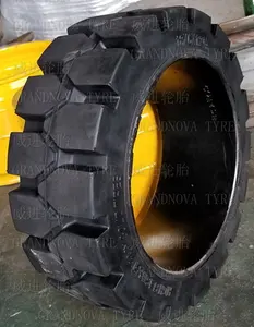 फोर्कलिफ्ट ट्रक 720x356x559 के लिए ठोस टायर ब्लैक रबर टायर पर उच्च गुणवत्ता वाला प्रेस
