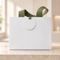 Sacs en papier personnalisés imprimés avec logo pour emballages cadeaux, mariages, fêtes et achats en magasin