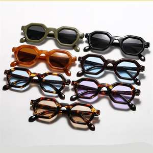 Gafas de Sol Retro 2025 con Logotipo Personalizado, Remaches Ámbar, Estilo Punk, Protección UV400, Poligonales, Pequeñas y Cuadradas para Hombre y Mujer - Product Image 6