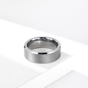 Bague en acier au tungstène pour hommes et femmes, surface <span class=keywords><strong>de</strong></span> sable neutre froid, anneau <span class=keywords><strong>de</strong></span> <span class=keywords><strong>mariage</strong></span>, ornement <span class=keywords><strong>de</strong></span> main en or <span class=keywords><strong>de</strong></span> tungstène <span class=keywords><strong>de</strong></span> 6 8 10 mm - Product Image 2