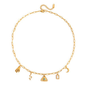 Collier Amulette en Acier Inoxydable en Gros, Breloques Symboles Baroques Plaqué Or OEM, Fournisseur de Bijoux Mystiques - Product Image 5