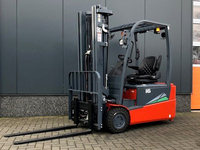 Chariot élévateur électrique à 4 roues de 1,6 tonne, alimenté par batterie au lithium, pour la manutention de matériaux en entrepôt, chariot élévateur contrepoids CPD16
