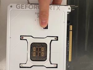 Carte graphique RTX5090 32 Go d'occasion, overclockée, avec quatre ventilateurs, 32 Go GDDR7 pour le jeu 8K et la conception IA - Product Image 5