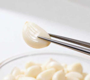 Ajo Blanco Natural Congelado IQF, Ajo Pelado en Cubos, Precio de Fábrica, Ajo Congelado Rápido - Product Image 2