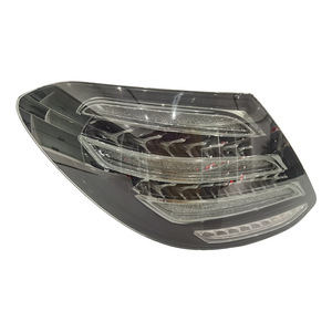 ไฟท้ายรถยนต์ JINSHIDA สำหรับ Mercedes-Benz E-Class W213 ปี 2016-2020 แบบ LED ABS สีแดง/เหลือง 12V ใช้ได้กับรถทั่วไป สินค้าใหม่ - Product Image 1