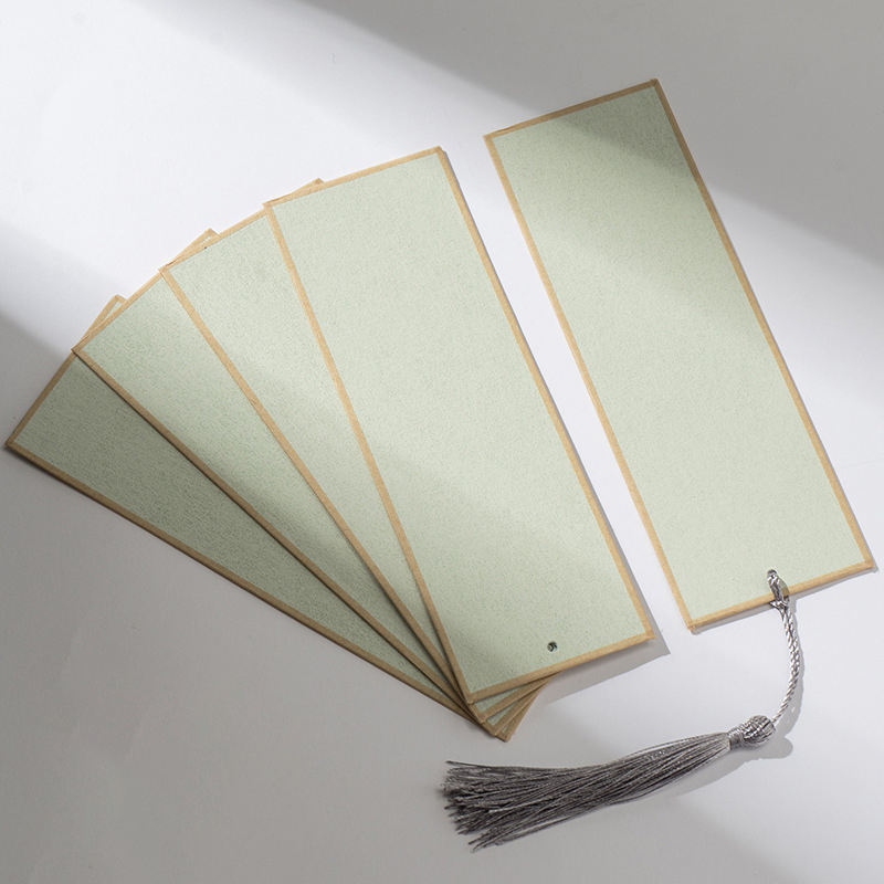 สีเขียวอ่อน