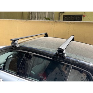Barres transversales de toit Volvo EX30 2026 en aluminium noir et argent, porte-bagages sur mesure, vente en gros - Product Image 3
